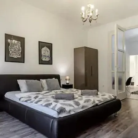 Splendid Private Flat Apartament
